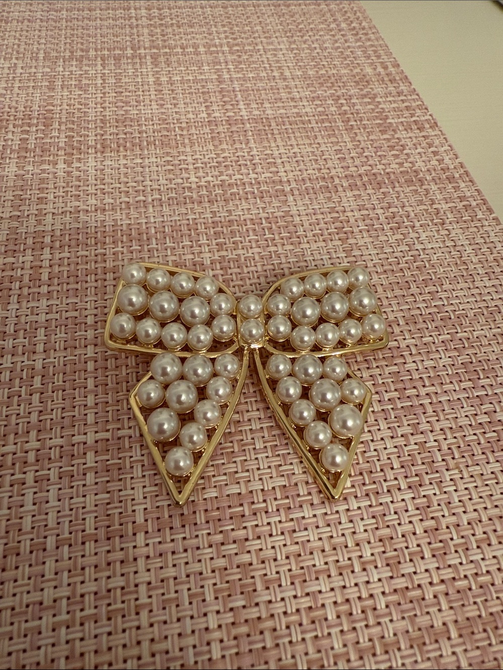 Stoney Clover Lane Gold Bow Pearl Brooch